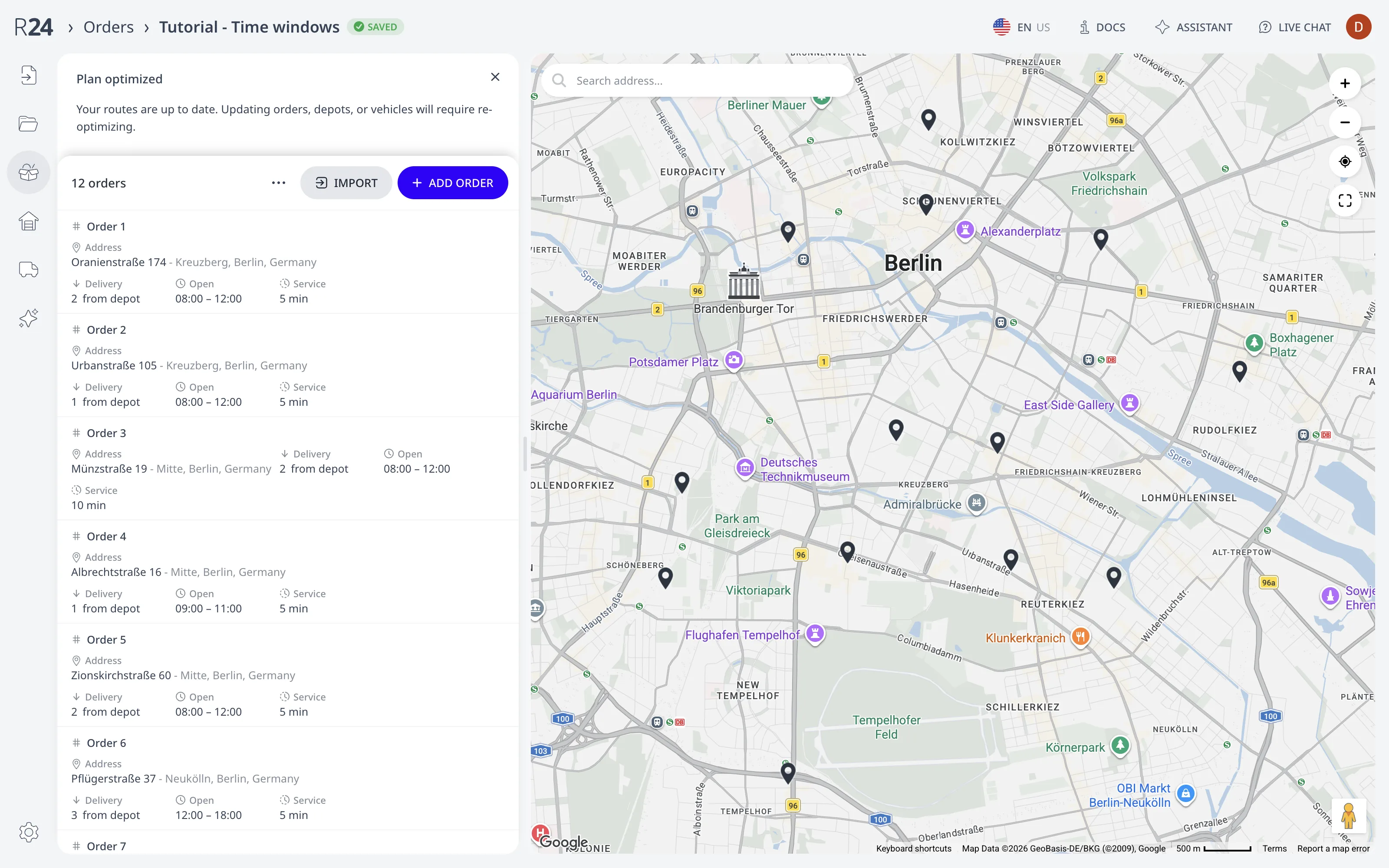 La página Pedidos: cada fila de pedido muestra su dirección, franja horaria y tiempo de servicio, con cada pedido marcado en el mapa